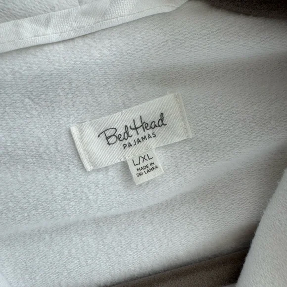 BedHead White Robe - Picture 4 of 6